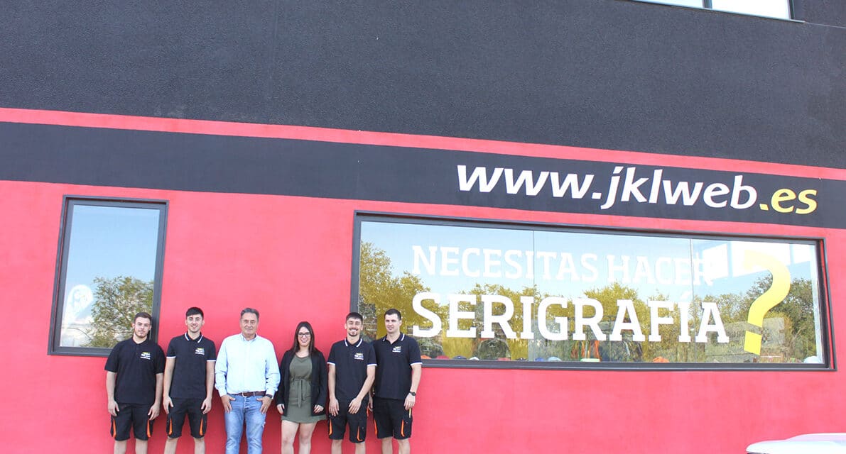 ASEARCO firma un acuerdo con el Grupo JKL para poner al alcance de sus empresas asociadas ofertas en vestuario laboral, rotulación y merchandising