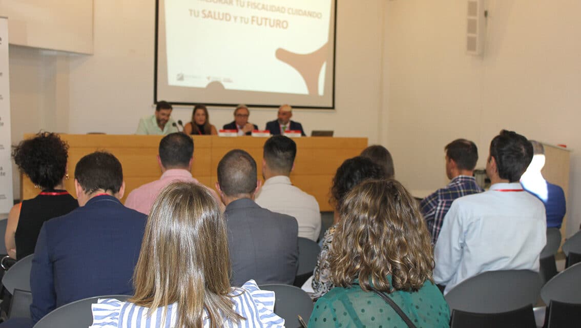 Pymes y autónomos descubrieron los beneficios fiscales de los seguros de salud y de los complementos de jubilación en un encuentro organizado por ASEARCO y Catalana Occidente