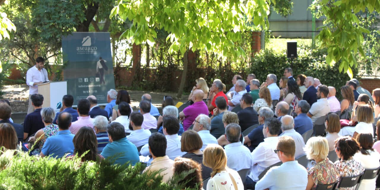 Un centenar de empresarios de Arganda se reúnen para analizar la sentencia del TSJM que anula la subida desproporcionada del IBI industrial y celebrar su éxito en los juzgados