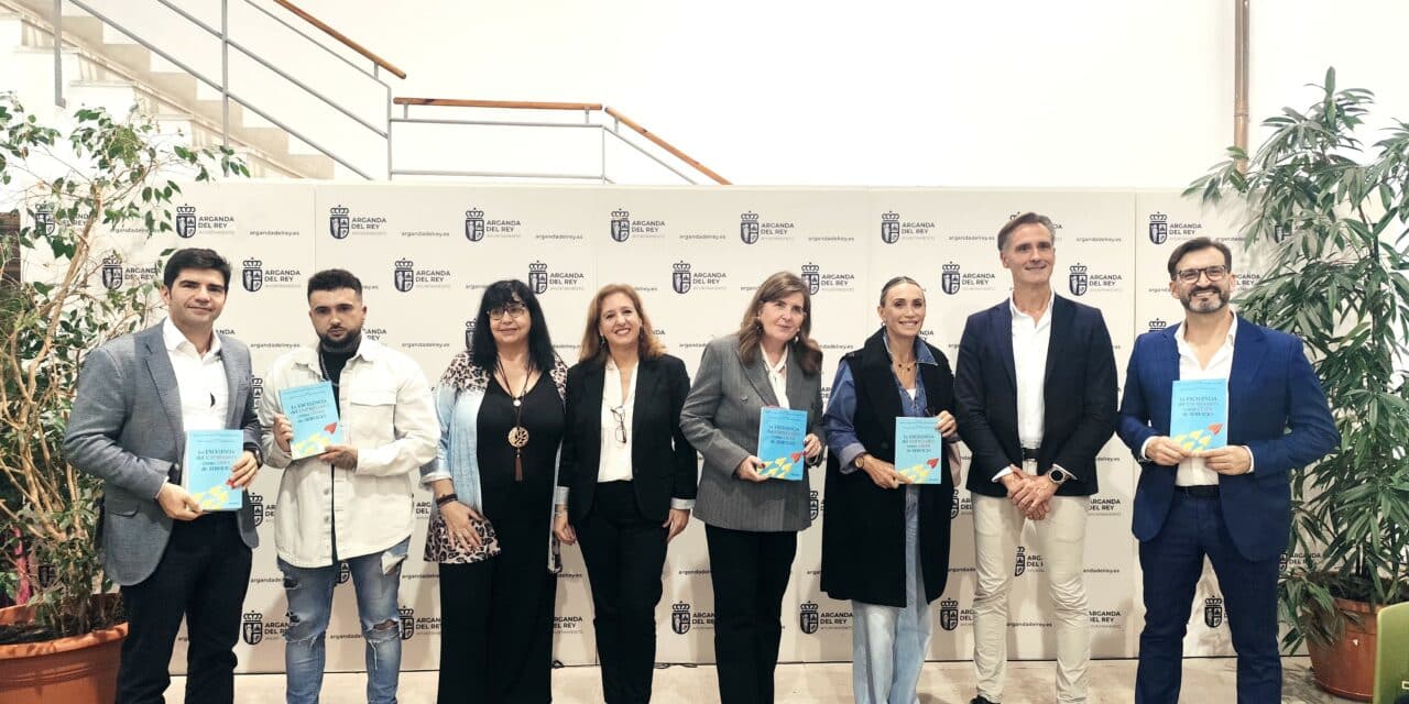 Empresarios de Arganda asisten a la presentación de un libro que reivindica un liderazgo humanista y de servicio