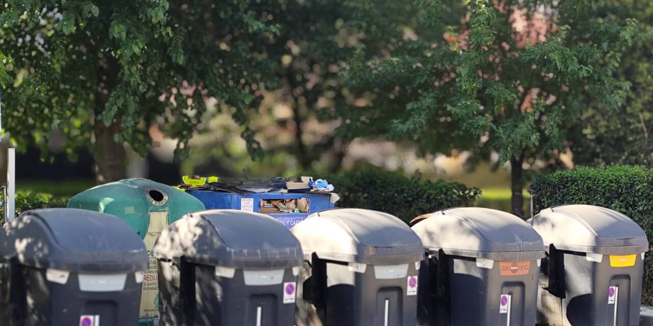 Aprobada de forma inicial la Ordenanza que modifica la polémica Tasa de basuras: así se va a calcular el nuevo recibo