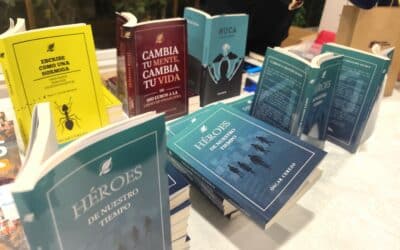 El escritor Óscar Cerezo lanza “Héroes de nuestro tiempo”, un libro que narra los sueños y la aventura vital de ocho emprendedores de Arganda y Rivas