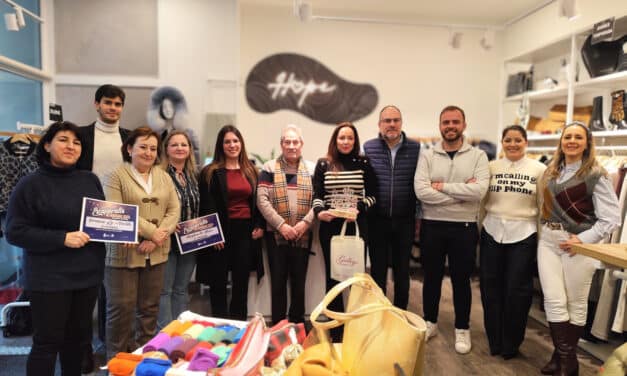 Hope Modashop, Farmacia La Perlita y Montmartre Fleurs, premiados en el Concurso de Escaparates Navideños de Arganda